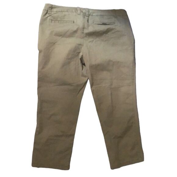 JCP Women’s Chino Zip Front Capri Style Pants Sz 12 P - Picture 9 of 9